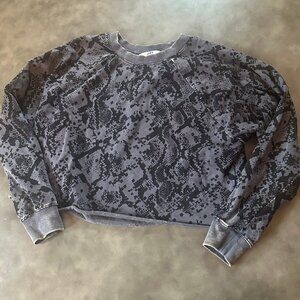 JoyLab Snakeskin Gray Crewneck Cropped Sweatshirt